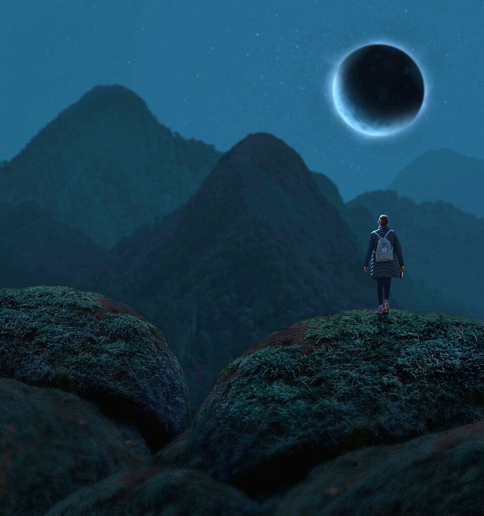 https://astroluna.rs/wp-content/uploads/2023/04/moon-g46245da78_1280-960x1024.jpg